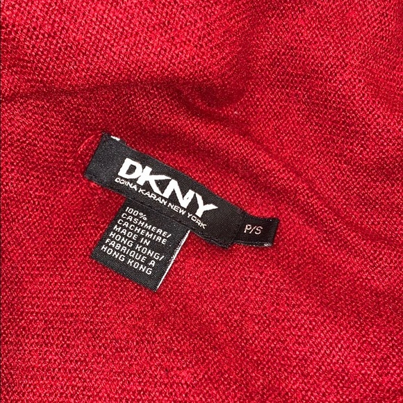 DKNY Donna Karen 100% Cashmere wrap vibrant red - Picture 9 of 9